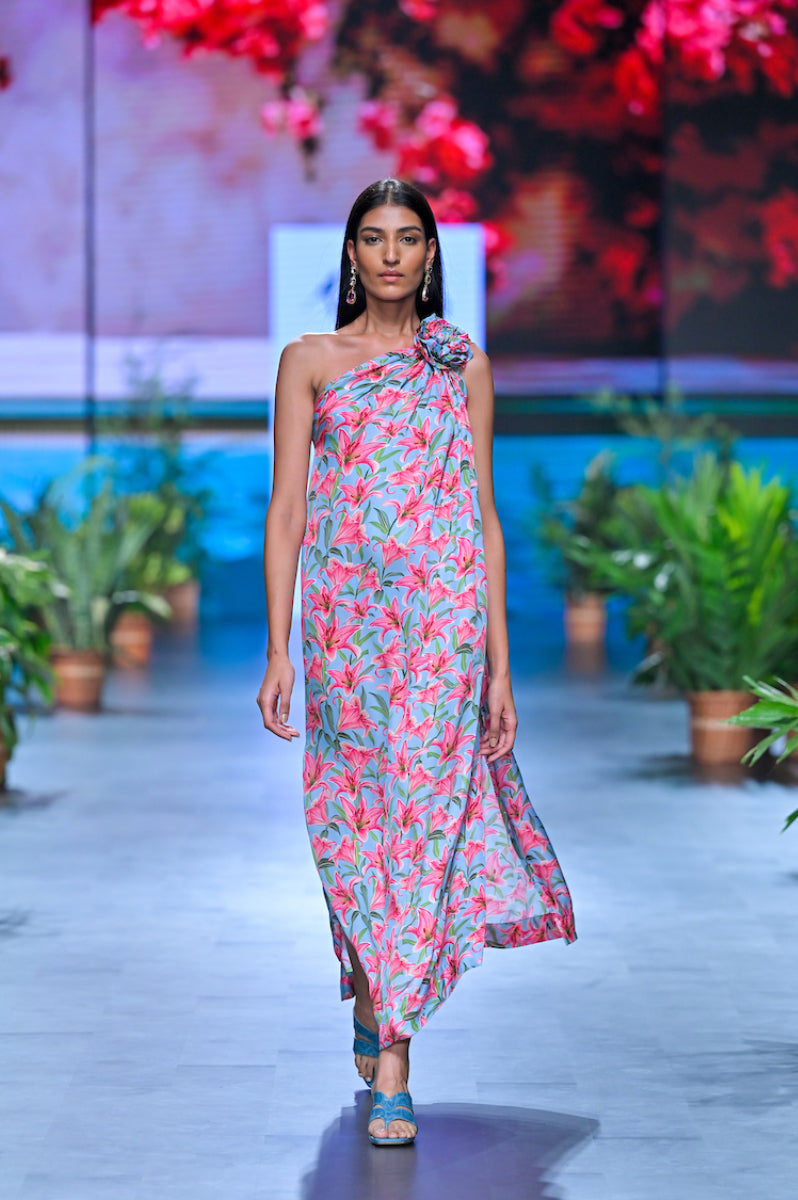 Verandah Satin Toga