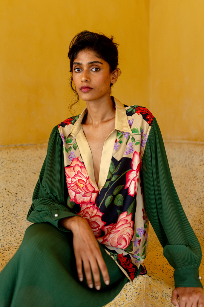 Scarf Shirt with Pleated Sleeves